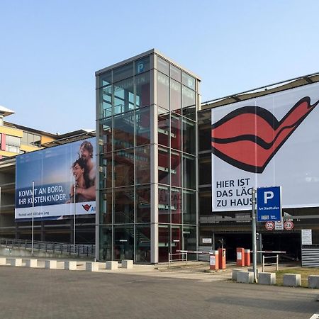 Ueber Den Daechern Der Altstadt Росток Екстериор снимка