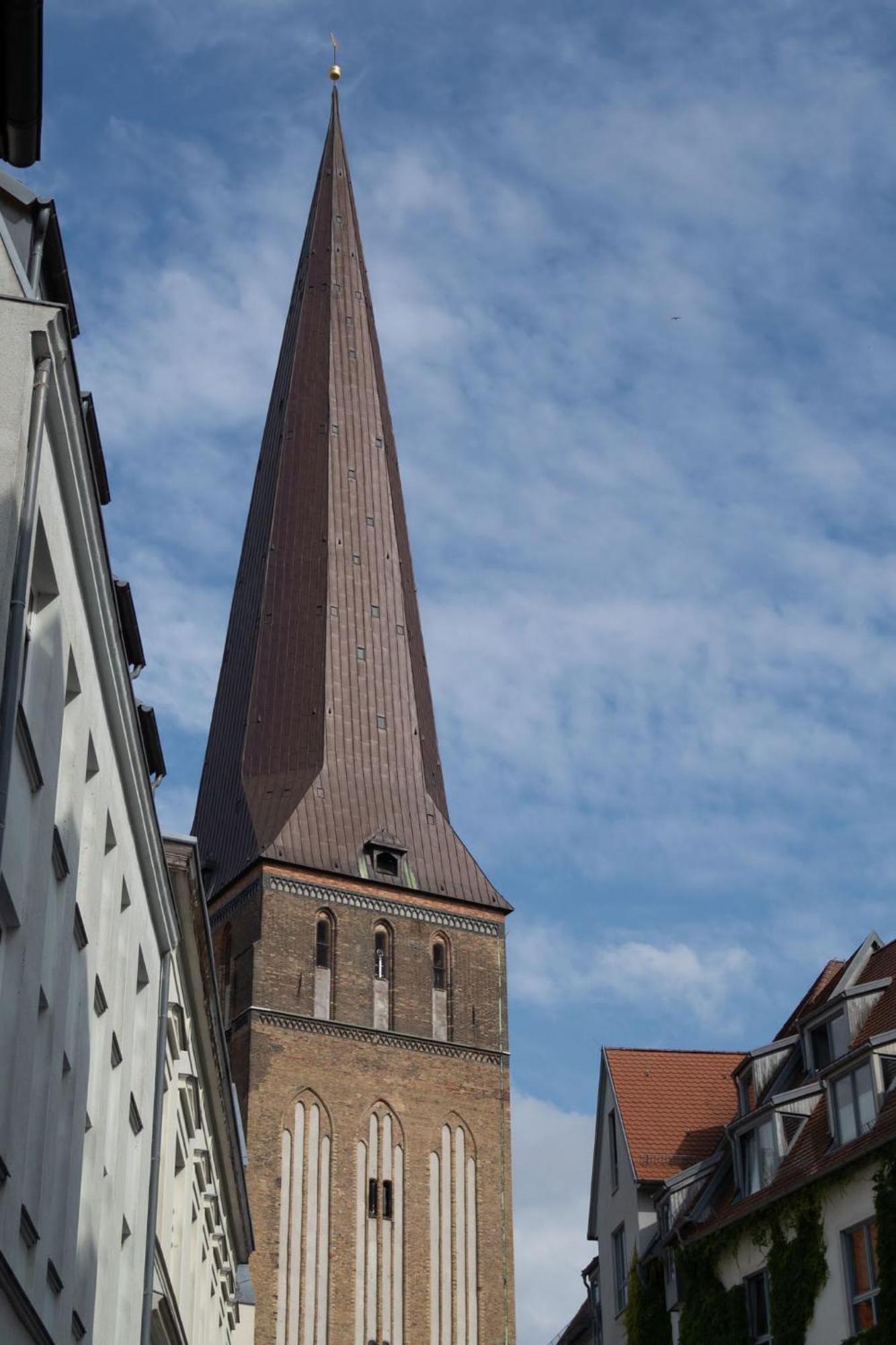 Ueber Den Daechern Der Altstadt Росток Екстериор снимка